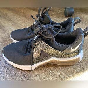 Nike Air Max Bella TR 5 Women’s Training Shoes NWOT